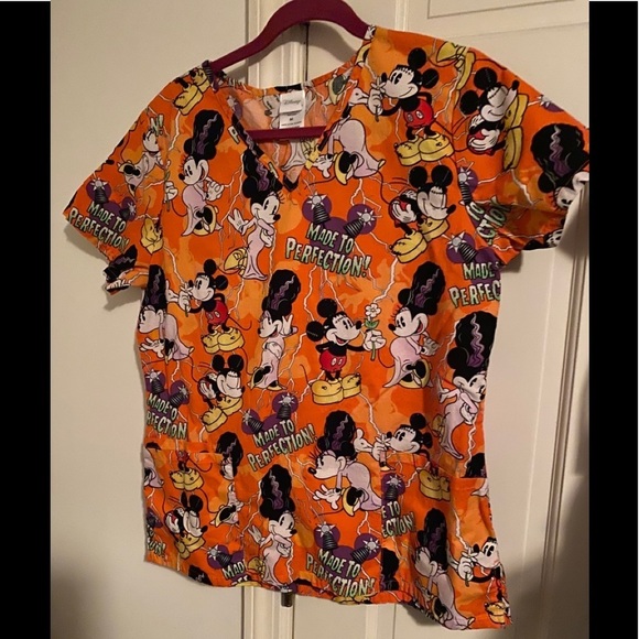 Disney Tops - Disney Short Sleeve Scrub Top Mickey Minnie Mouse MEDIUM EUC